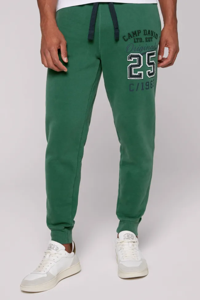 Herren CAMP DAVID & SOCCX Jogginghose mit Retro-Artwork raw green