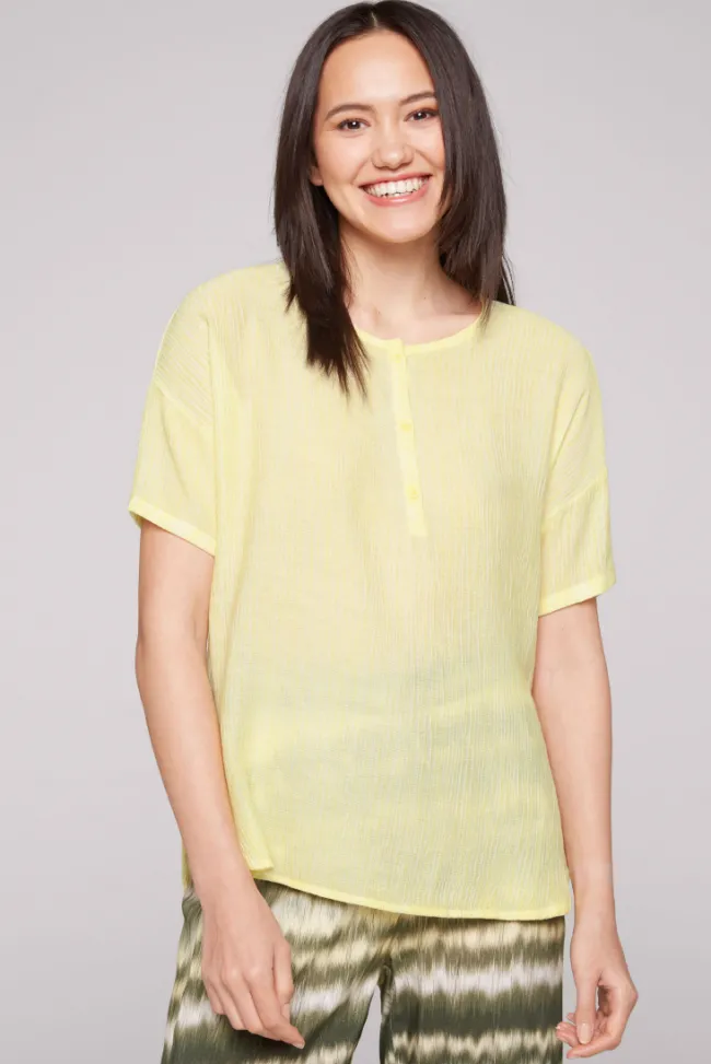 Damen CAMP DAVID & SOCCX Kurzarmbluse mit Crèpe-Struktur faded yellow