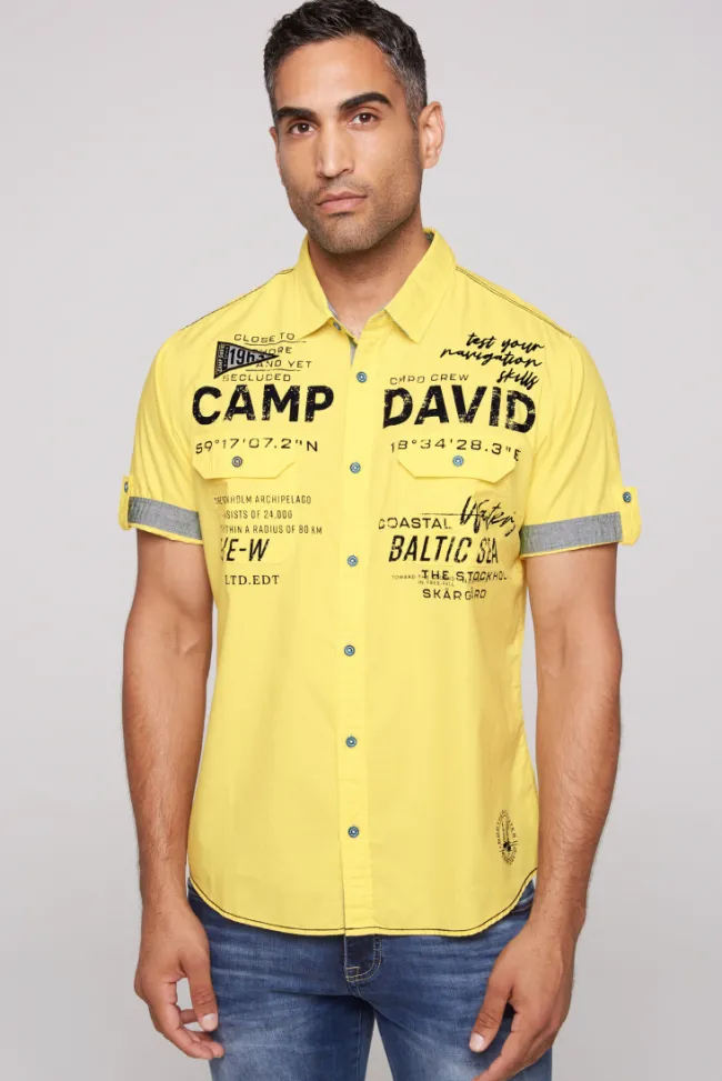 Herren CAMP DAVID & SOCCX Kurzarmhemd mit Klappentaschen und Prints light lime