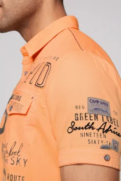 Herren CAMP DAVID & SOCCX Kurzarmhemd mit Logo-Applikationen sunrise orange