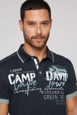 Herren CAMP DAVID & SOCCX Kurzarmpolo mit Flockprint und Tapes blue navy