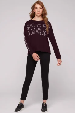 Damen CAMP DAVID & SOCCX Longsleeve mit Logo Prints und verstellbaren Elastiksaum deep plum