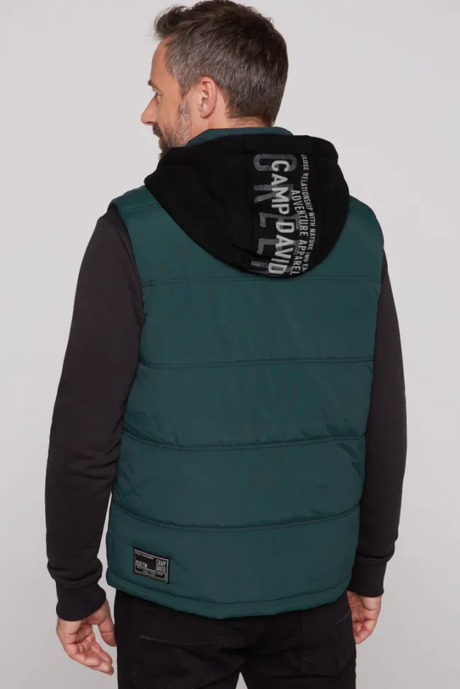 Herren CAMP DAVID & SOCCX Outdoorweste mit abtrennbarer Sweatkapuze deep green