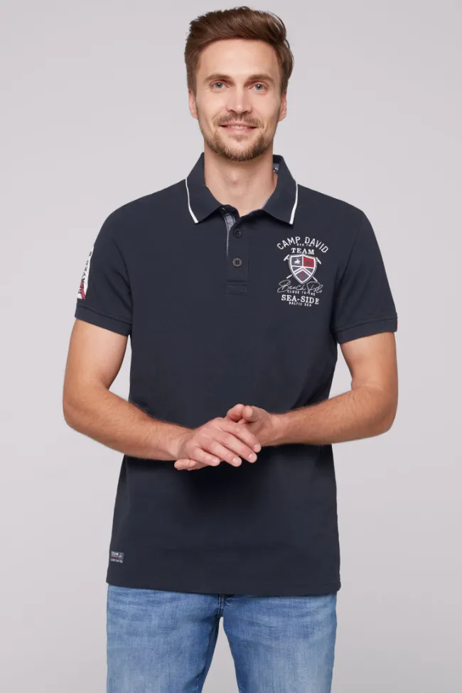 Herren CAMP DAVID & SOCCX Pikee-Polo mit Label Patches und Stickereien blue navy