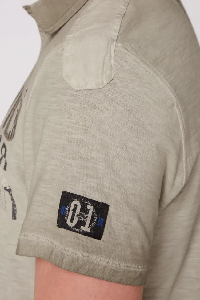 Herren CAMP DAVID & SOCCX Polo mit Schultertapes und Logo Artwork fossil brown