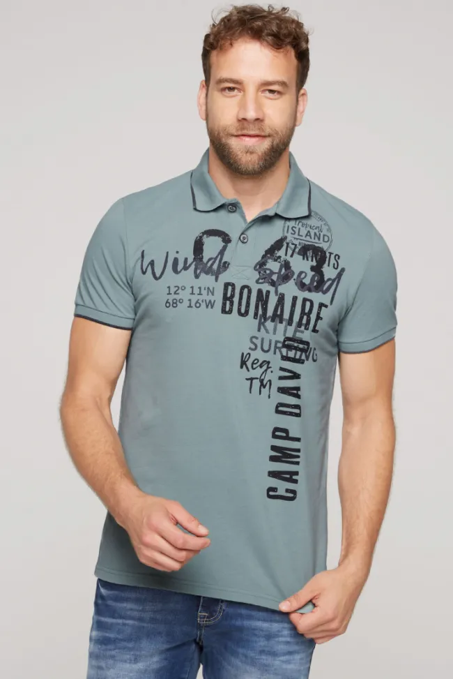 Herren CAMP DAVID & SOCCX Poloshirt aus Pikee mit Print Artwork grey green