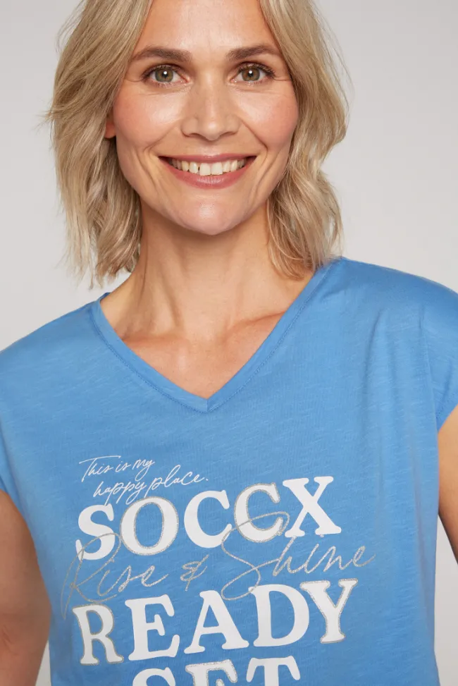 Damen CAMP DAVID & SOCCX Shirt mit V-Ausschnitt und Wording Print airy blue