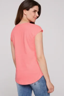 Damen CAMP DAVID & SOCCX Shirt mit V-Ausschnitt und Wording Print neon pink