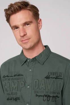 Herren CAMP DAVID & SOCCX Strukturiertes Langarmhemd mit Logo Artworks deep forest