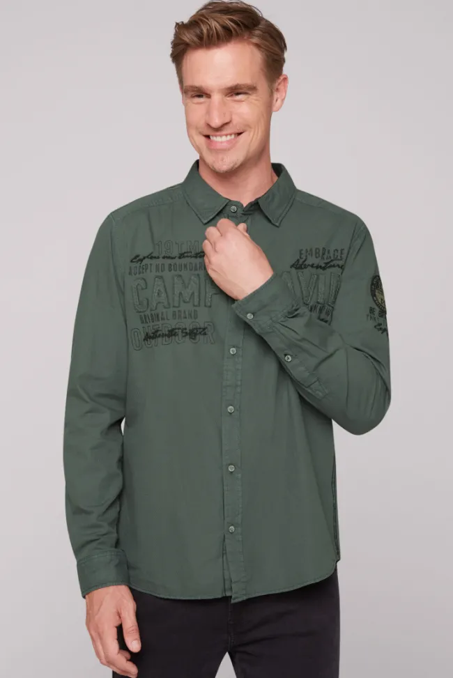Herren CAMP DAVID & SOCCX Strukturiertes Langarmhemd mit Logo Artworks deep forest