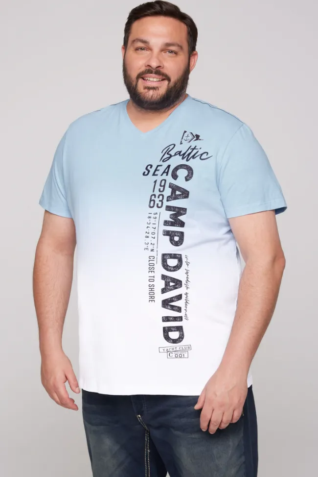 Herren CAMP DAVID & SOCCX T-Shirt Dip Dye mit senkrechtem Logo Artwork summer blue