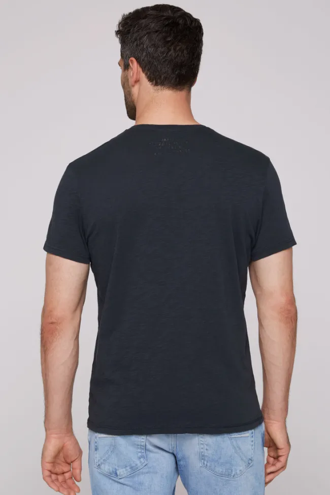Herren CAMP DAVID & SOCCX T-Shirt mit V-Neck und Print Artwork classic navy | S