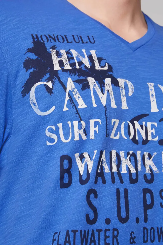 Herren CAMP DAVID & SOCCX T-Shirt mit V-Neck und Print Artwork deep sky | S
